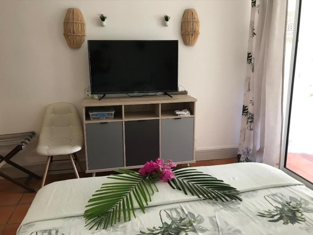 Coeur Tiare Studio Lounge Piscine Plage Cocotiers Сен Франсоа Екстериор снимка